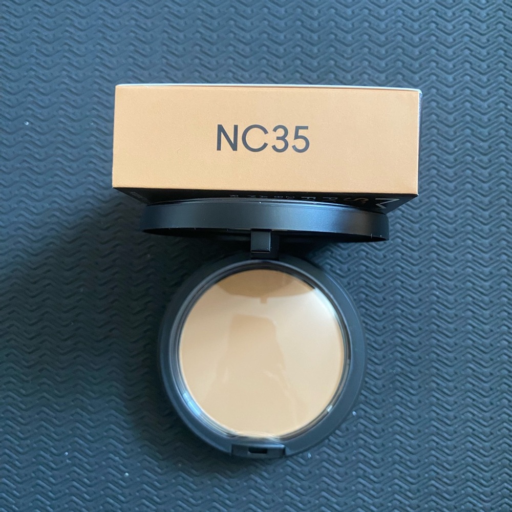 MAC Cosmetics NC35 Studio Fix Powder Plus Foundation